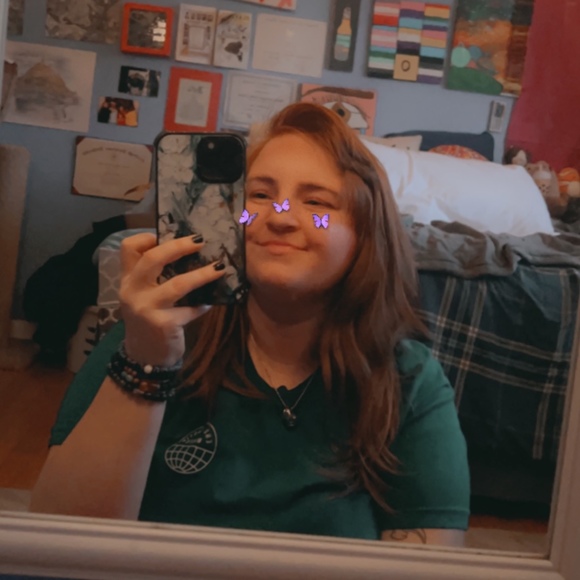 Meet your Posher, Julia - Picture 1 of 1